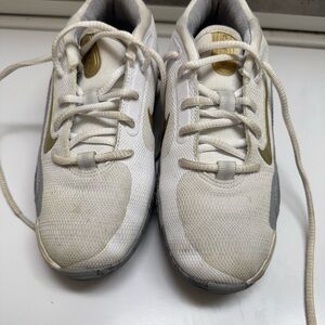 Nike Kids White and Gold Sneakers, size 5